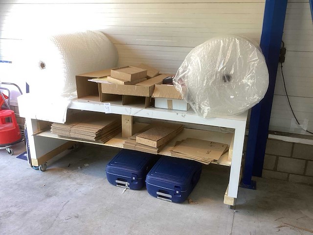 Paktafel met overige verpakkingsmaterialen - afbeelding 1 van  6