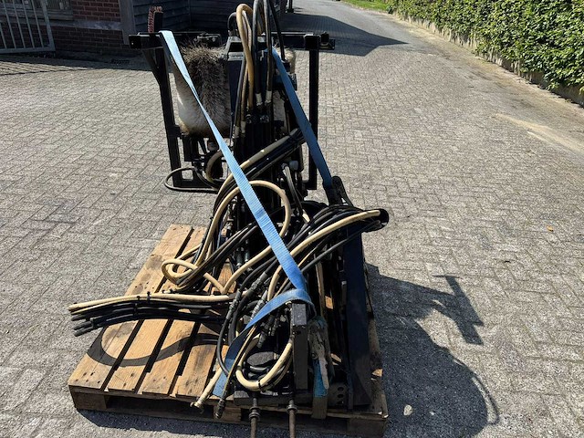 Palen borstelmachine - afbeelding 2 van  5