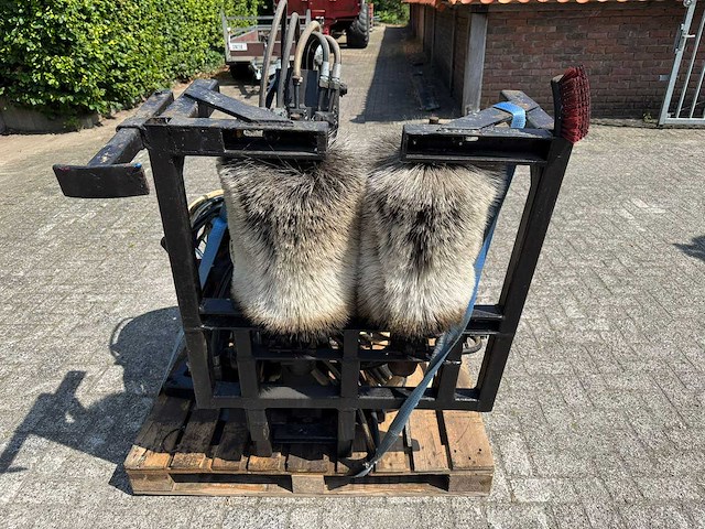 Palen borstelmachine - afbeelding 3 van  5