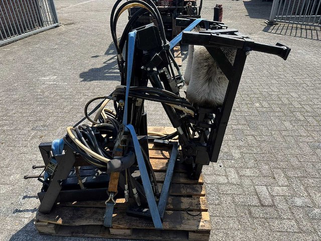 Palen borstelmachine - afbeelding 5 van  5