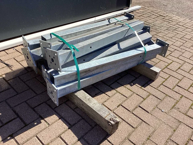 Palen met voetplaat gegalvaniseerd (12x) - afbeelding 6 van  7