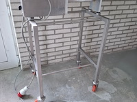 Paling ontvelmachine op verrijdbaar onderstel steen - afbeelding 1 van  9