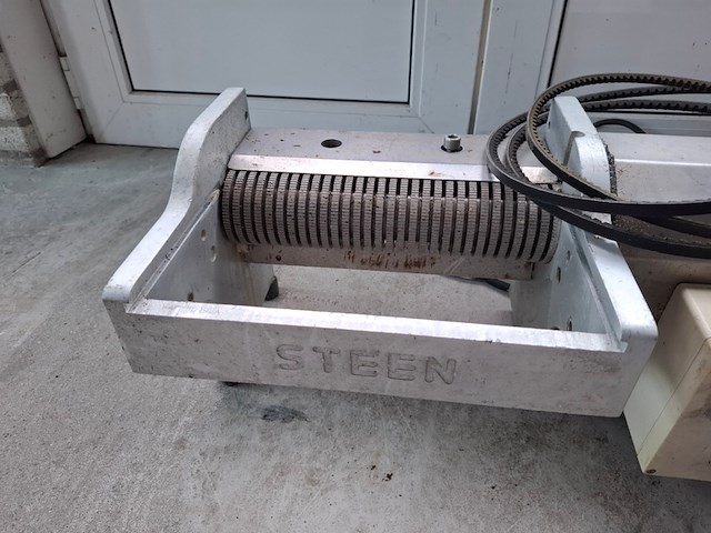 Paling ontvelmachine op verrijdbaar onderstel steen - afbeelding 8 van  9
