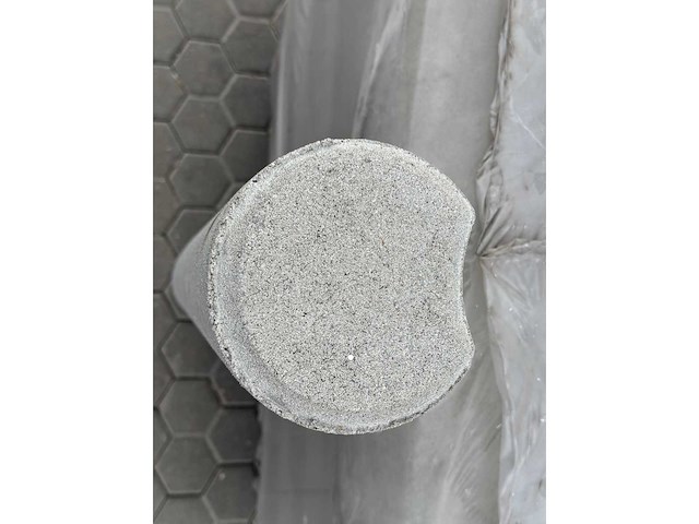 Palissade van beton (ca. 38 stuks) - afbeelding 3 van  4
