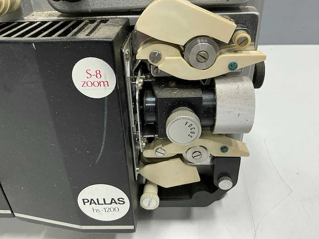 Pallas - hs-1200 - s-8 zoom - projector - afbeelding 8 van  10