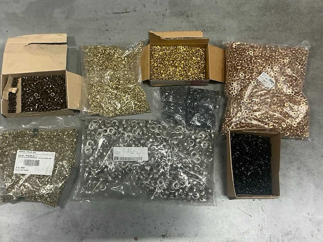 Pallet (10x) met diverse studs/ eyelets/ screwsets (13.766.969 pcs) - afbeelding 7 van  12