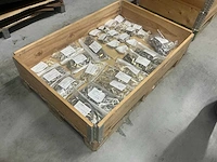 Pallet (20x) met diverse buckle/ loop/ endtip (126.678 pcs) - afbeelding 16 van  21
