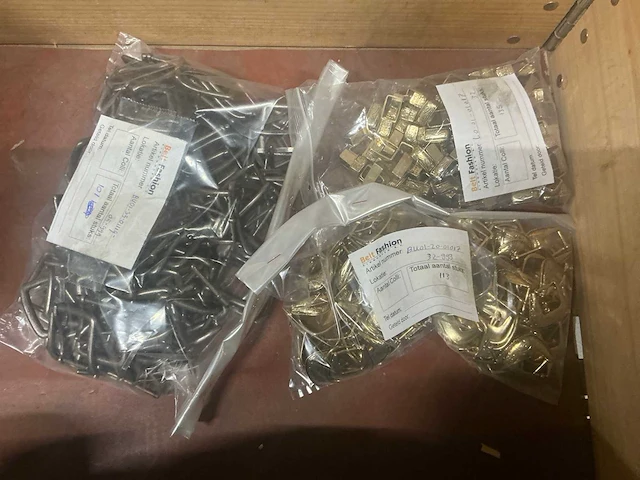 Pallet (20x) met diverse buckle/ loop/ endtip (126.678 pcs) - afbeelding 6 van  21