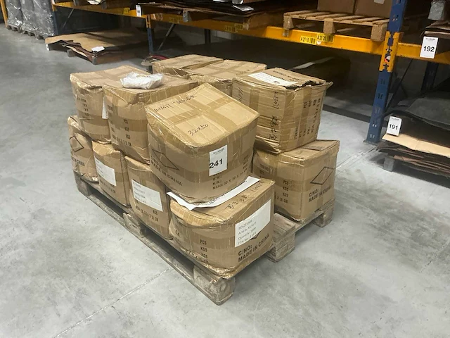 Pallet (20x) met diverse buckle/ loop/ endtip (126.678 pcs) - afbeelding 18 van  21