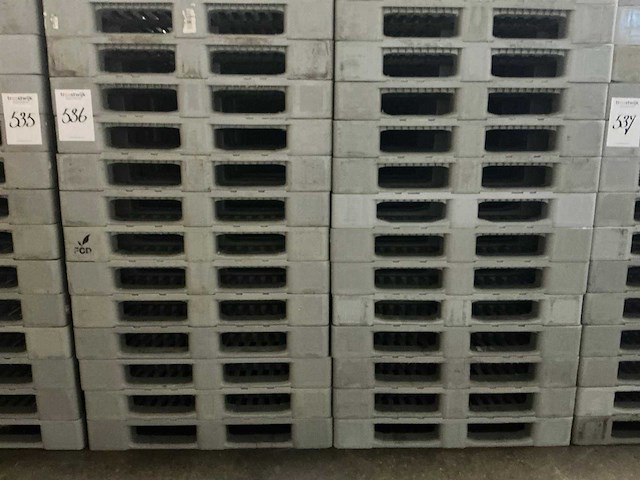 Pallet (330x) - afbeelding 1 van  2