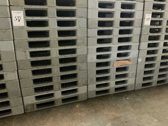 Pallet (330x) - afbeelding 2 van  2