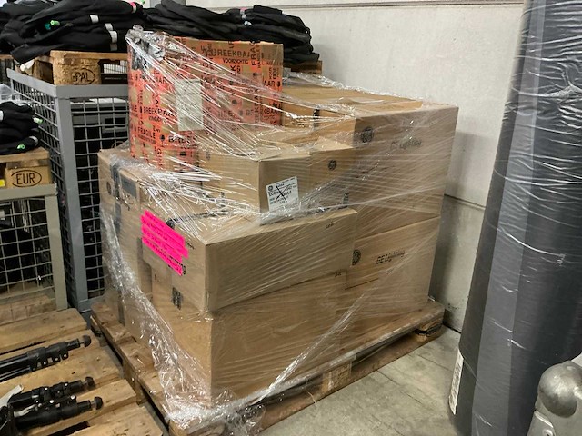 Pallet acl lichten en achterkappen - afbeelding 1 van  7