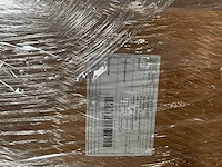 Pallet action overstock - afbeelding 1 van  8