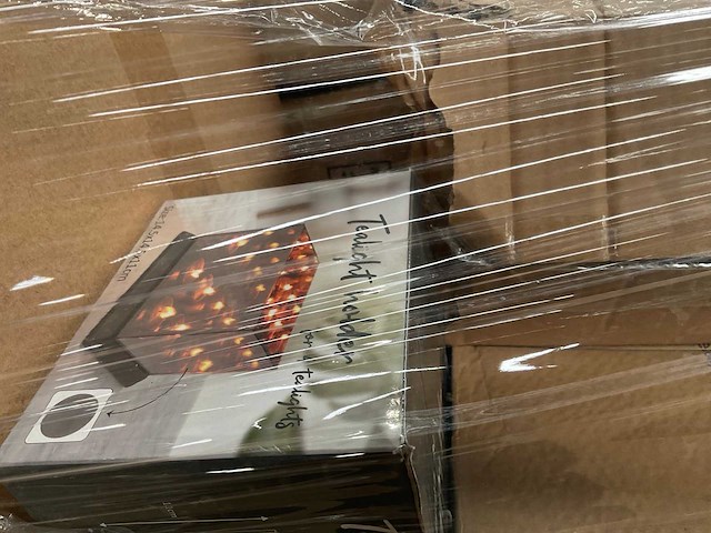 Pallet action overstock - afbeelding 4 van  8