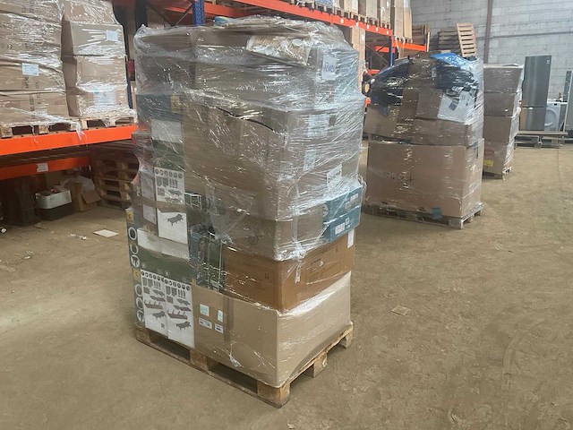 Pallet action overstock - afbeelding 1 van  19