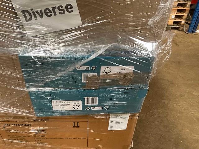 Pallet action overstock - afbeelding 13 van  19
