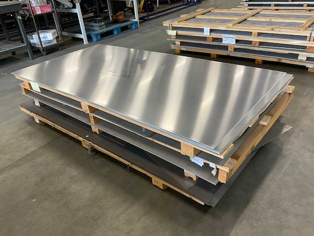 Pallet aluminium platen (4x) - afbeelding 1 van  9