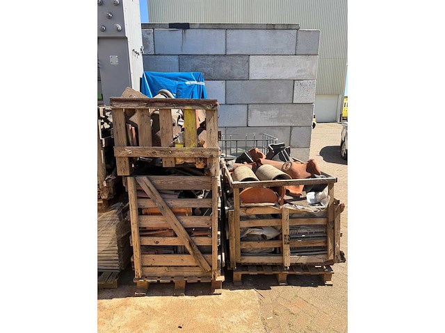 Pallet antieke dakpannen (3x) - afbeelding 2 van  4