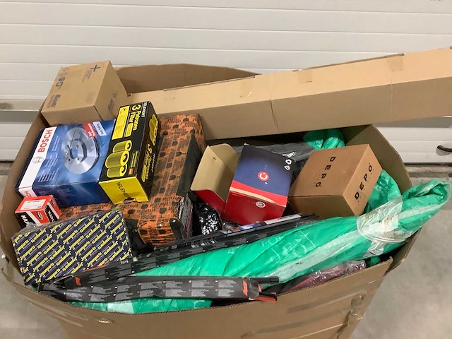 Pallet auto-onderdelen - afbeelding 1 van  8