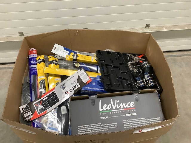 Pallet auto-onderdelen - afbeelding 1 van  5