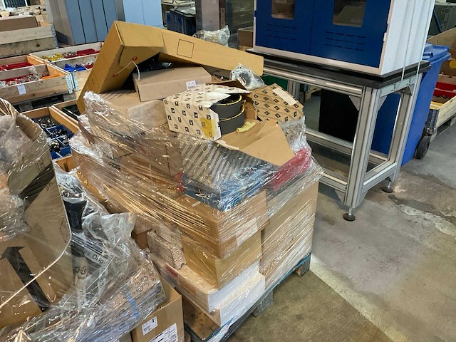 Pallet auto onderdelen - afbeelding 3 van  10