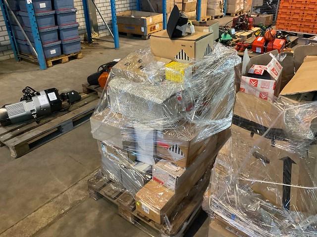 Pallet auto onderdelen - afbeelding 1 van  8