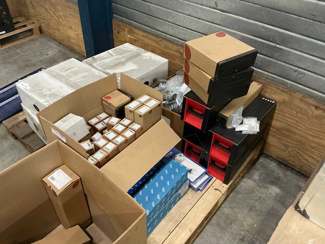 Pallet badkamer accessoires - afbeelding 1 van  8