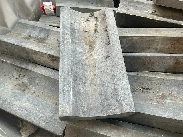 Pallet beton goot tegels - afbeelding 1 van  5