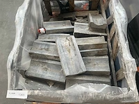 Pallet beton goot tegels - afbeelding 5 van  5