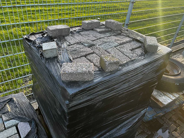 Pallet betonklinkers (6x) - afbeelding 1 van  7