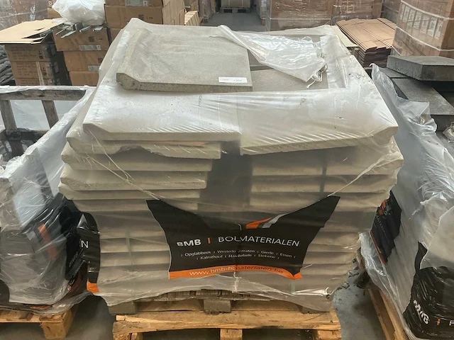 Pallet betontegel 48x49cm - afbeelding 2 van  5