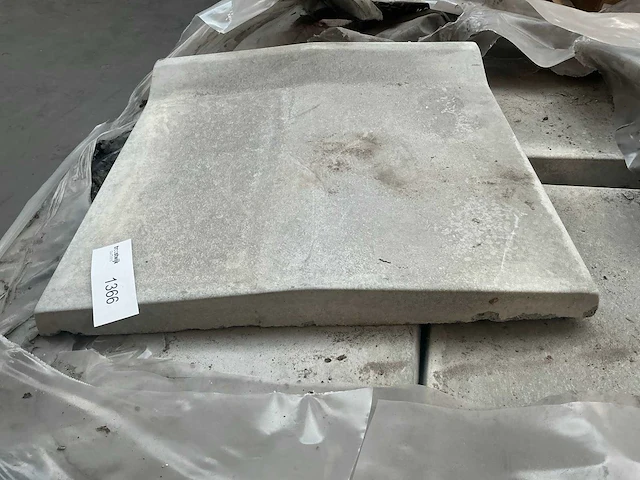 Pallet betontegel 48x49cm - afbeelding 1 van  6