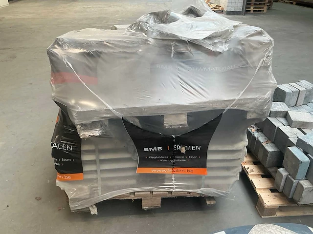 Pallet betontegel 48x49cm - afbeelding 5 van  6