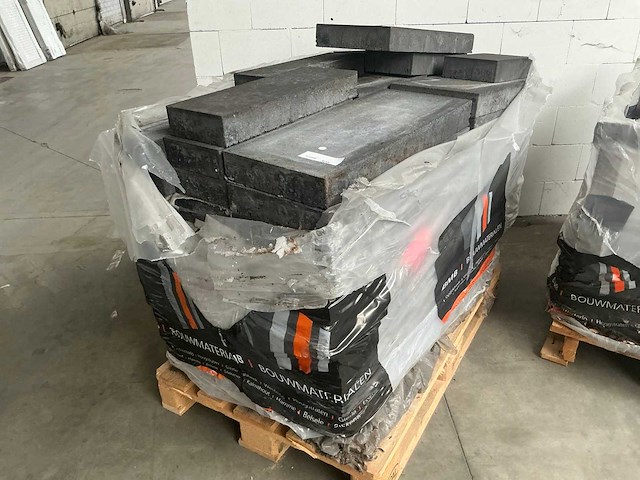 Pallet betontegels - afbeelding 1 van  3