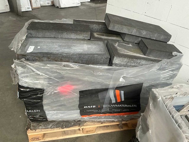 Pallet betontegels - afbeelding 2 van  3