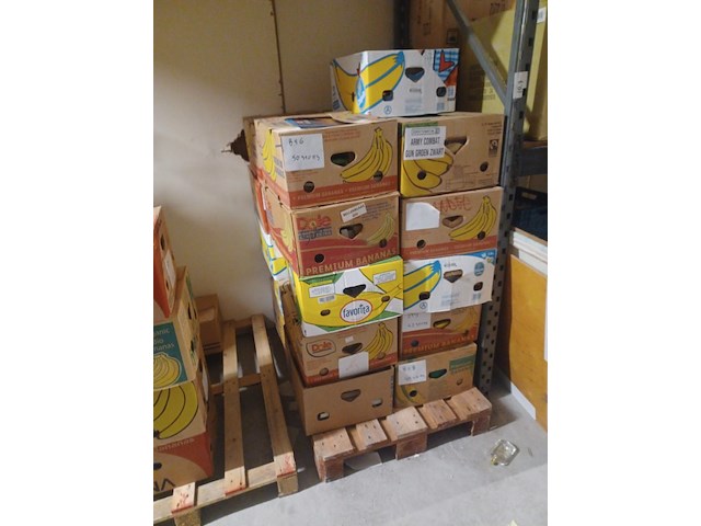 Pallet boeken van alles wat 21 bananendozen ruim 1000 stuks. - afbeelding 1 van  5