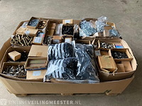 Pallet bouten en moeren - afbeelding 1 van  10