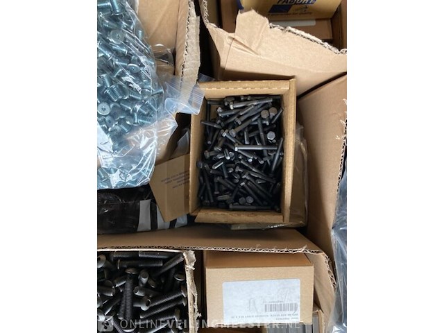 Pallet bouten en moeren - afbeelding 8 van  10