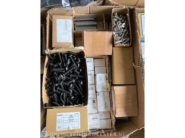 Pallet bouten en moeren - afbeelding 9 van  10