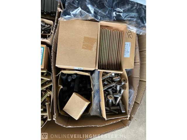 Pallet bouten en moeren - afbeelding 10 van  10