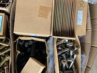 Pallet bouten en moeren - afbeelding 10 van  10