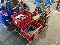 Pallet bouw- en bevestigingsmateriaal
