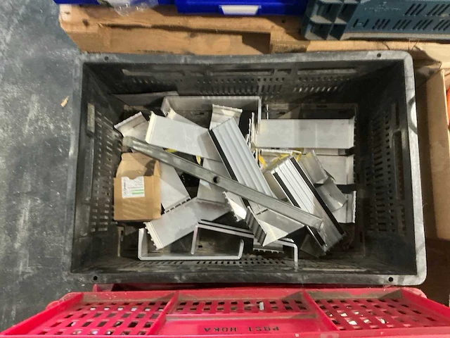 Pallet bouw- en bevestigingsmateriaal - afbeelding 5 van  6