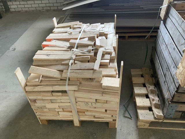 Pallet bouwmaterialen (7x) - afbeelding 8 van  9