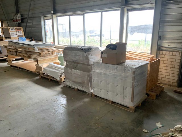 Pallet bouwmaterialen (8x) - afbeelding 1 van  7