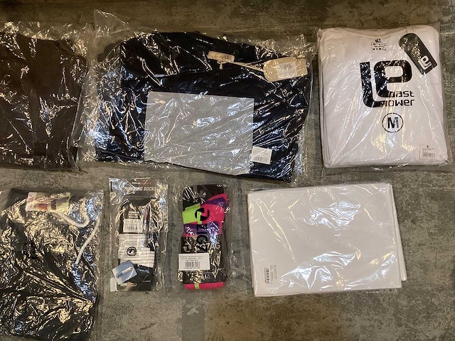 Pallet box ongeopende kleding (ca. 200x) - afbeelding 4 van  10