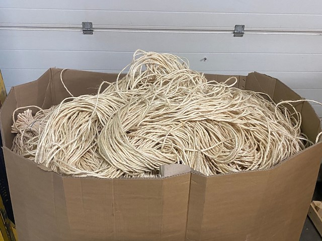Pallet box vol gesneden sisal touw - afbeelding 4 van  5