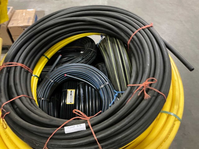Pallet buizen slangen en installatie materiaal (4x) - afbeelding 2 van  9
