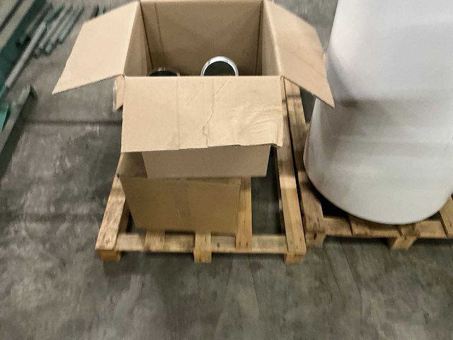 Pallet buizen slangen en installatie materiaal (4x) - afbeelding 5 van  9
