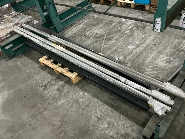 Pallet buizen slangen en installatie materiaal (4x) - afbeelding 7 van  9